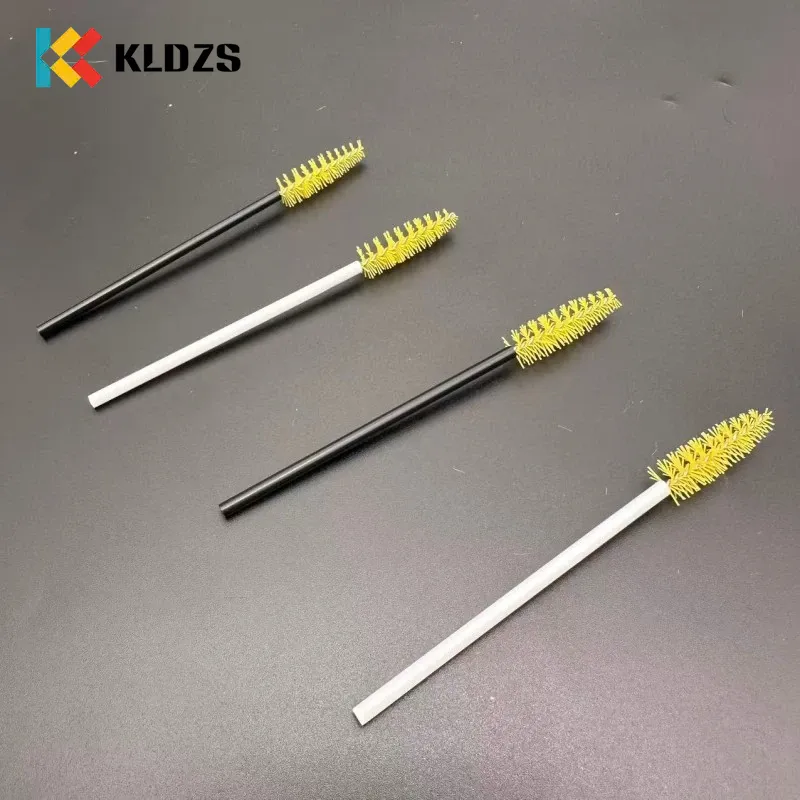 Brosse à sourcils jetable