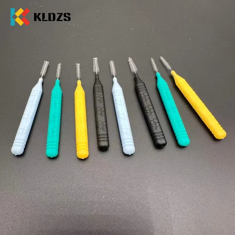 Brosse interdentaire trèfle à quatre feuilles de type I