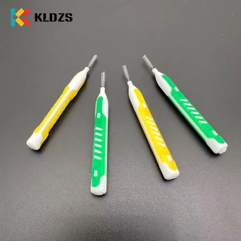 Brosse interdentaire surmoulée de type I